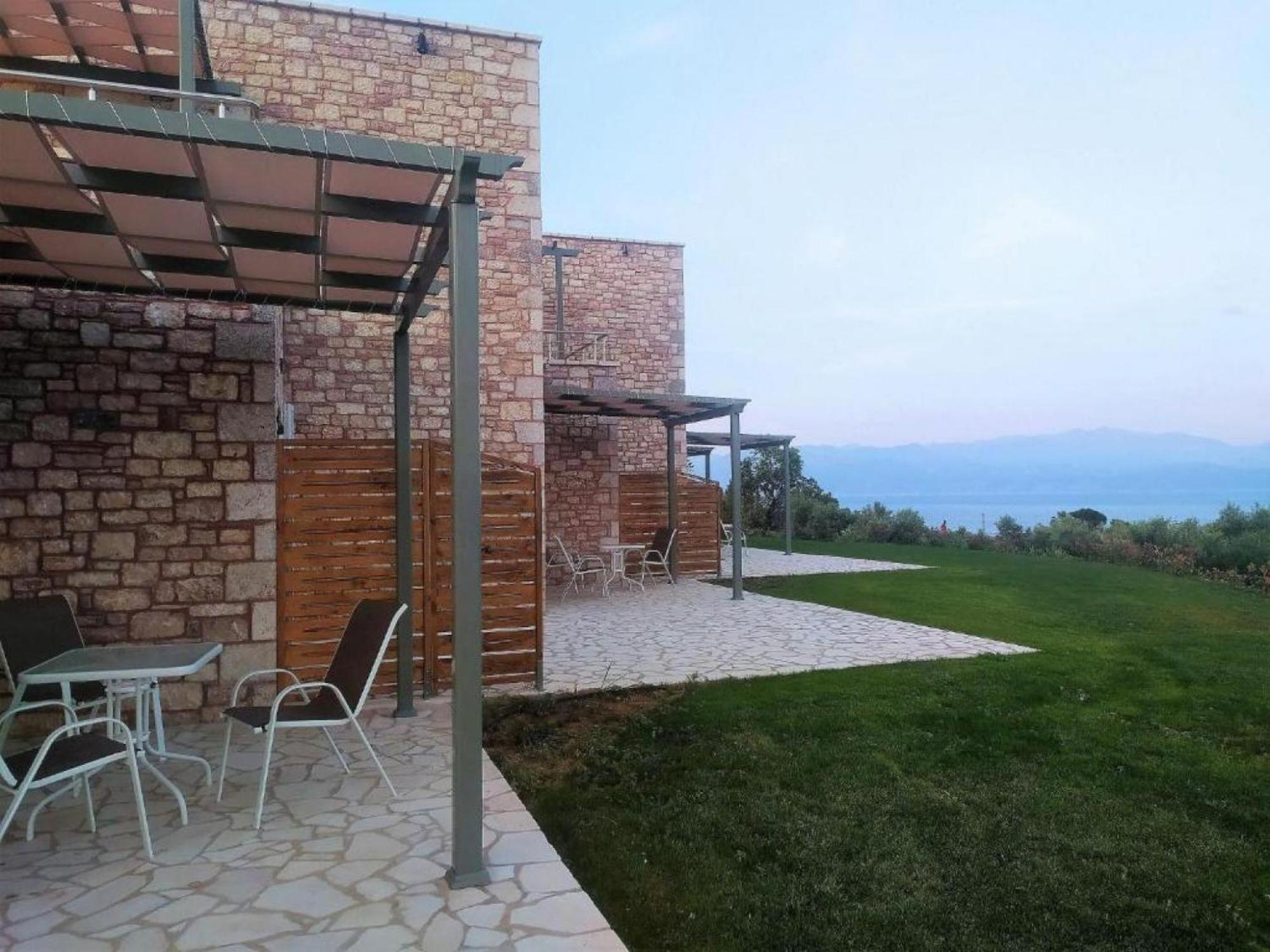 Stone Bay Houses In Messinia Kalamaki Beach Area Chrani Exterior foto